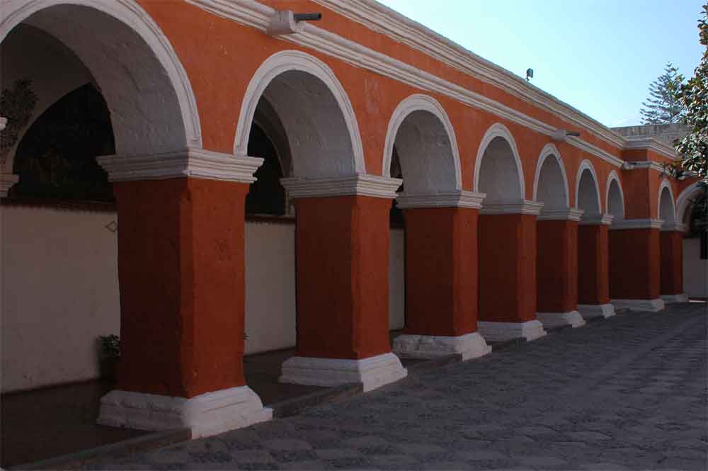 46 - Peru - Arequipa, convento de Santa Catalina, patio rojo